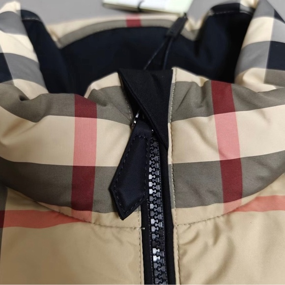 Burberry Beige and Black Plaid Puffer Jacket - Picture 4 of 9